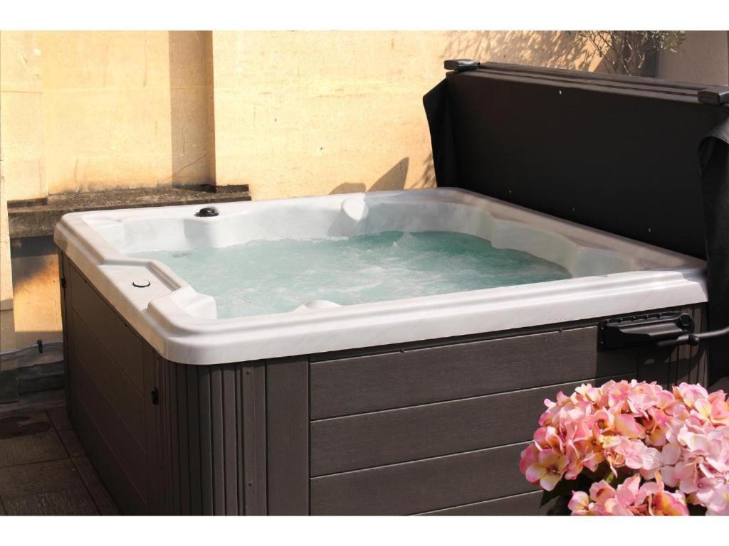 Dream Stays Bath - Trim Street Townhouse With Hot Tub Exterior foto