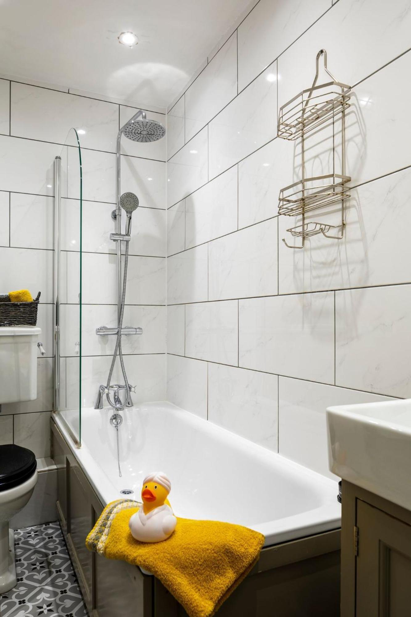Dream Stays Bath - Trim Street Townhouse With Hot Tub Exterior foto